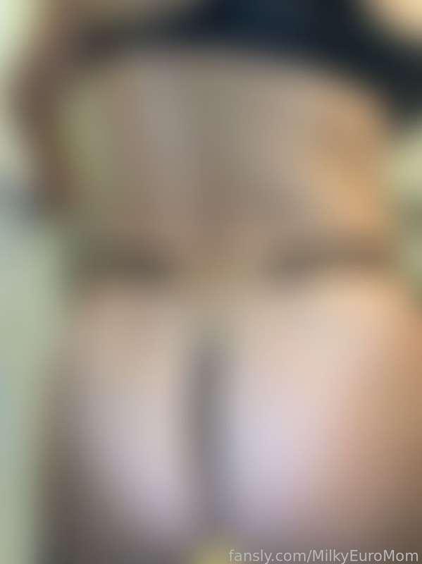 milkyeuromom image #3