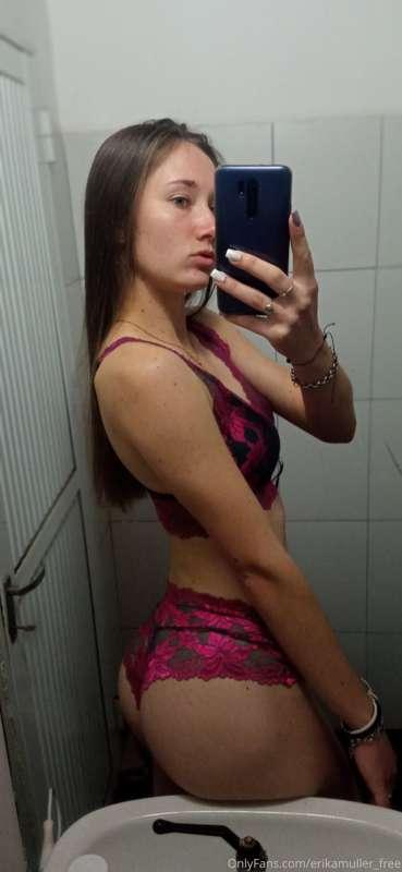 👅😏