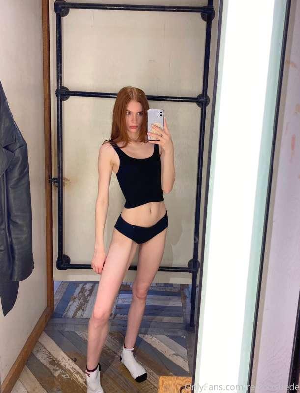 On vs off: dressing room edition 🤳💙