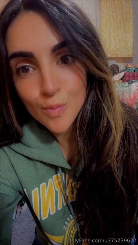 Can I get your cock hard? 😈 hey babe get to know me here is ..