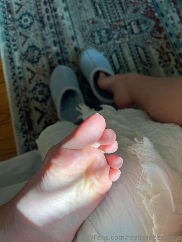 What do you think my feet smell like when they’re fresh out ..