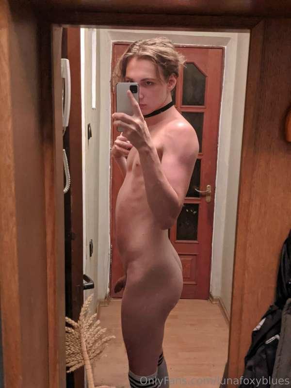 Omg look at that fat booty