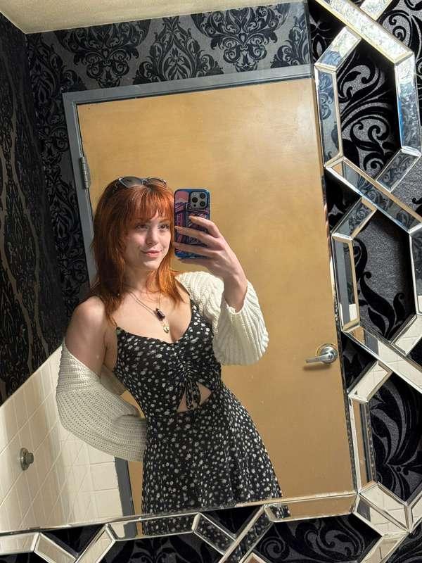 Oh hey there! Do you like my dress?! 🙈 How about you tell me..