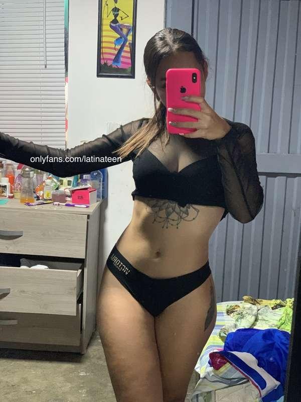 Is it ok if I smother you with these thighs? 🍗🐽