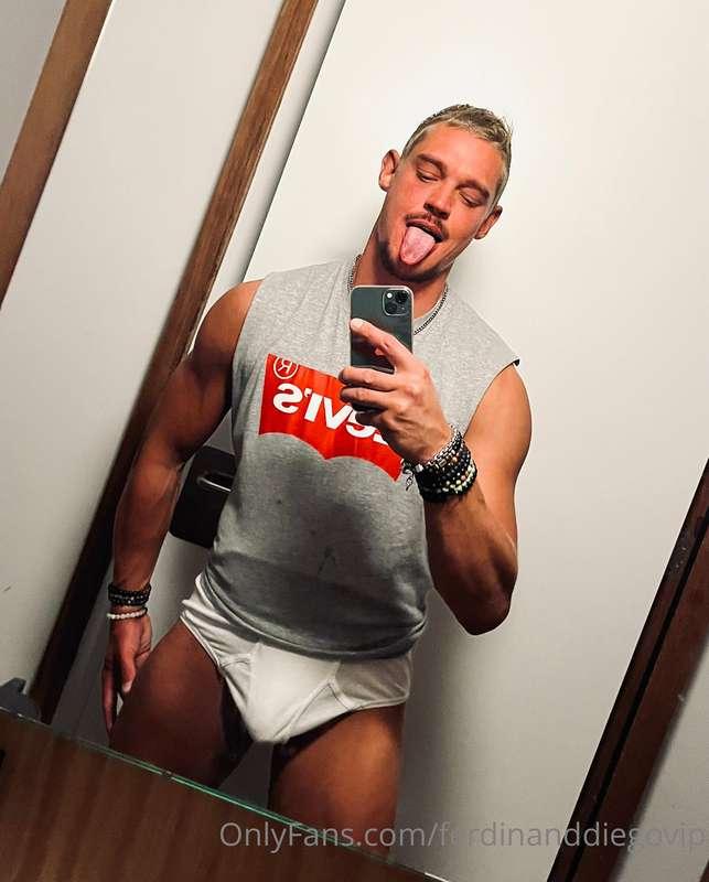 Goodmorning, woke up pretty horny this afternoon! 😈🔥.