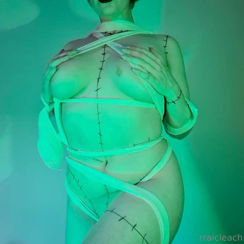 Frankensteins fuck toy 💕