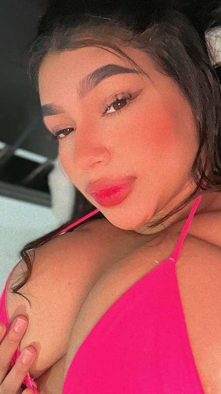 a peck or a kiss, pick one?😈