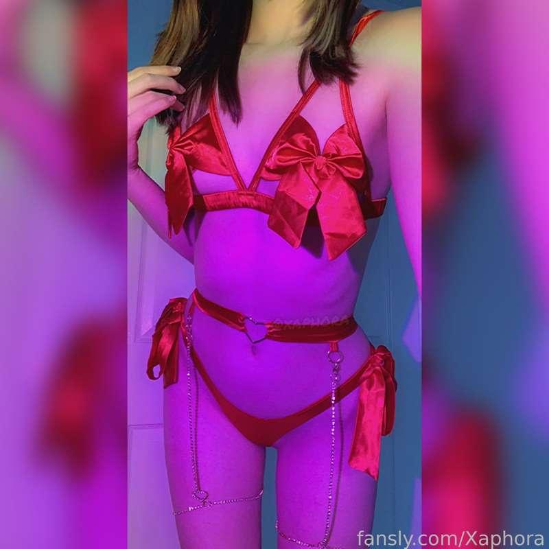 THANK YOU!! For 400 followers 🥹✨

Have a lil’ freebie! This full set is available on my page! 

Don’t forget, there’s a FREE Christmas set dropping for you all tomorrow! 🎄🎁😉