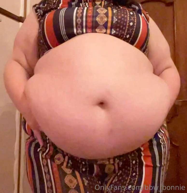 My gut is so heavy & HUGE now🐷🐷