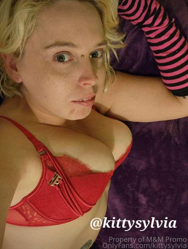 𝒮ℯ𝓁𝒻 ℛℯ𝒻𝓁ℯ𝒸𝓉𝒾ℴ𝓃
𝐒𝐨𝐥𝐨 𝐂𝐨𝐧𝐭𝐞𝐬𝐭
@kittysylvia

𝓡𝓮𝔀𝓪𝓻𝓭𝓼: 
🪞50+ ᐯO..