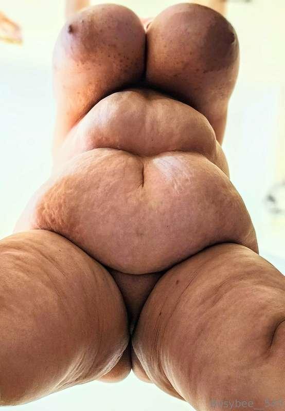 Boobs n belly buffet