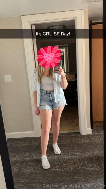 hotwifealexmarie image #0