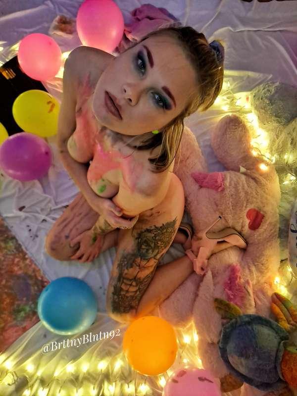 Canvas never looked so good 🎨❤️ Get ready for a colorful adv..