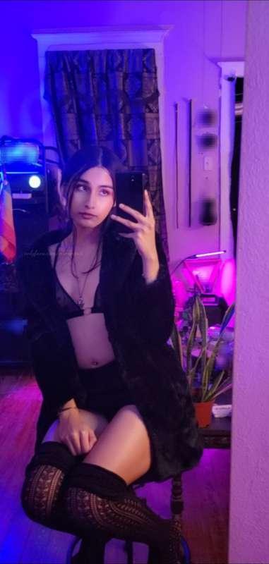 Swipe right to undress me (ﾒ﹏ﾒ)♡