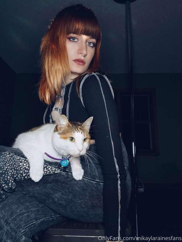 Tell me your a cat mom without telling me you're a cat mom....