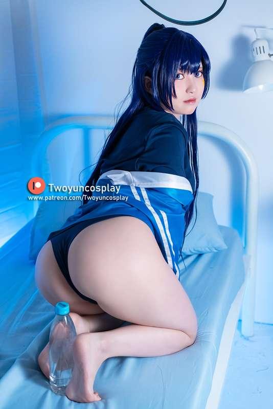 May in Tier 3  or above will get a free set of photos of Yuuka's sport suit .