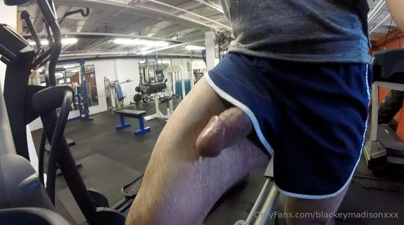 DAMN this was hot - i was super horny!