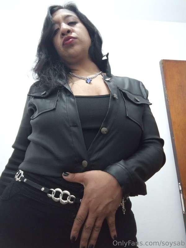 🖤​🖤​ Are you excited by leather and the color black? It's on..