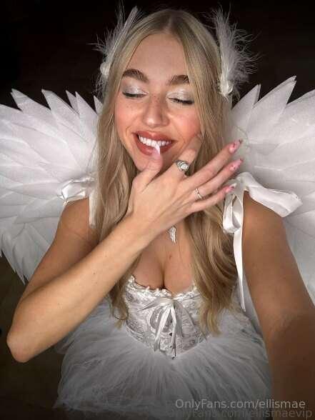 Good girls wear white, but who says I always have to be good..