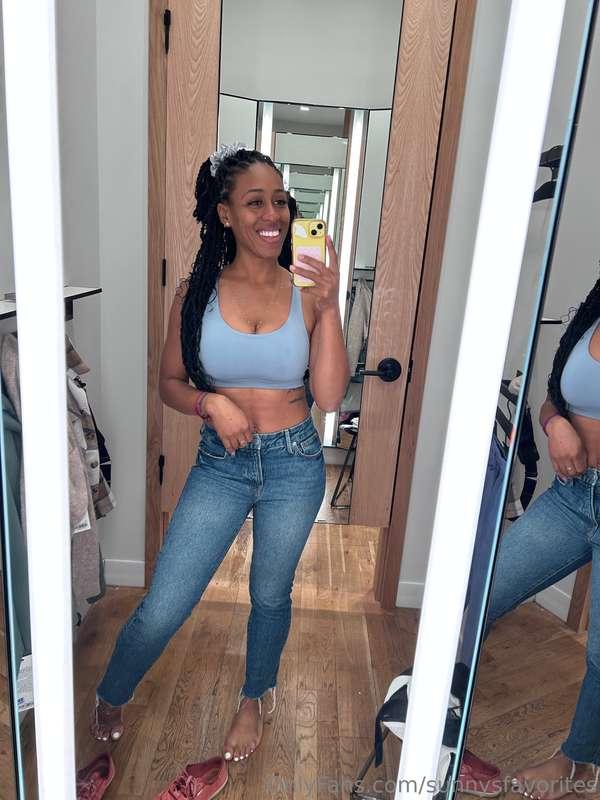 What do you think of these jeans?? 👖 lmk in the comments 👇👇