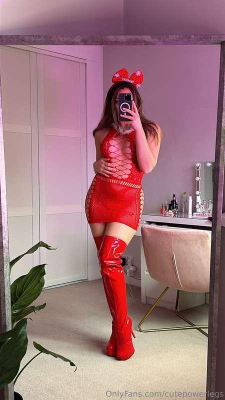 🎄 ***Happy 22nd of December baby*** 🎄  Do you like my outfit..
