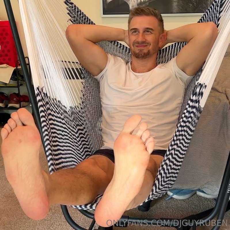 I can't believe he's back! Brand new flip flop worship with ..