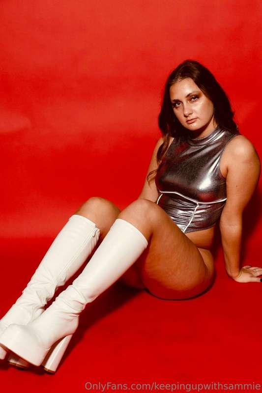 Seems like OF is back to normal, come hang in the DMs😘