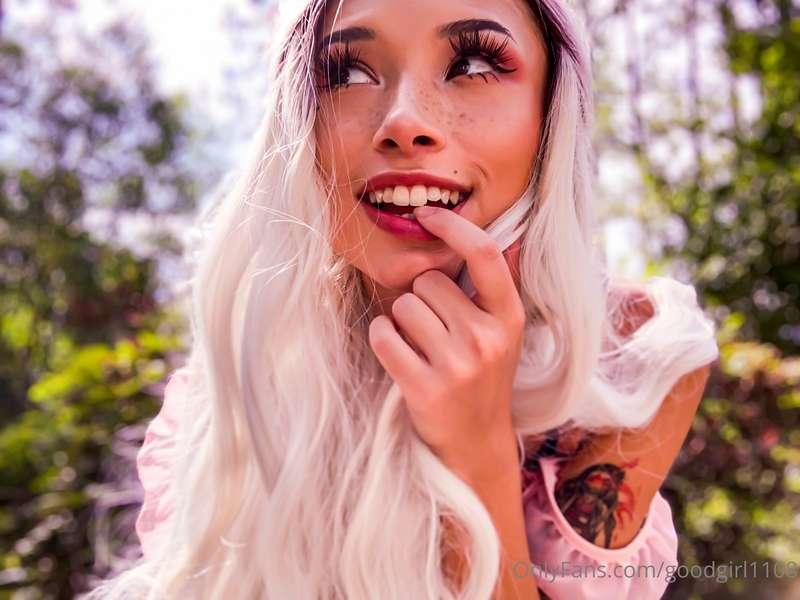 *🧠: Be cute, be cute, be cute, stick something in my mouth, ..