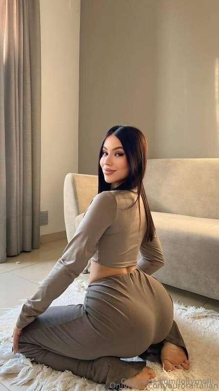 🎁 HOT @auroraitalian 🖤 WILD BITCH😈 🔞Her sweet pussy will blo..