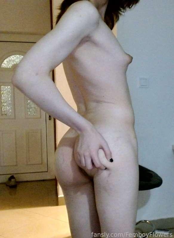 femboyflowers image #2