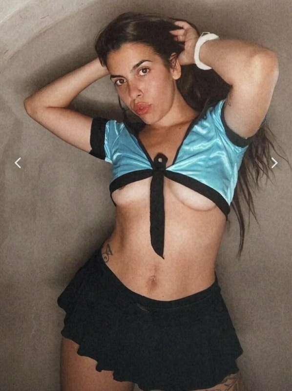 ## Upppsss my tits want to escape 🤭🚨🚔