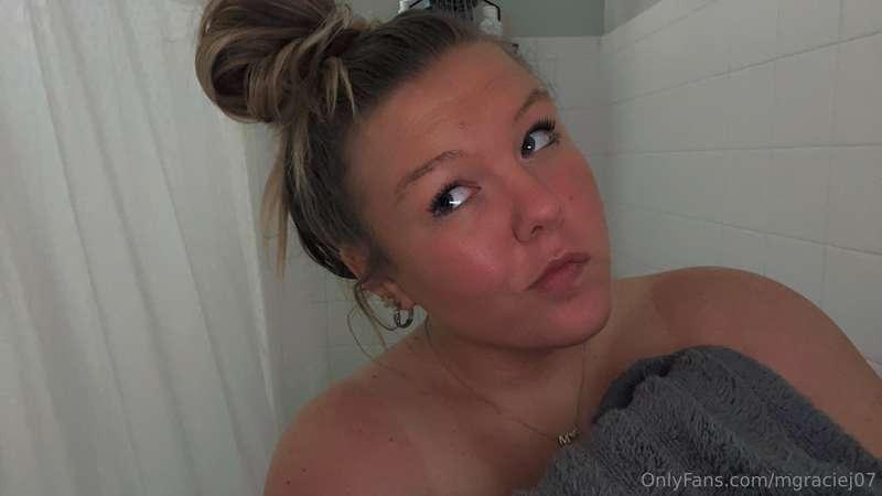 Getting into tan line season 😌