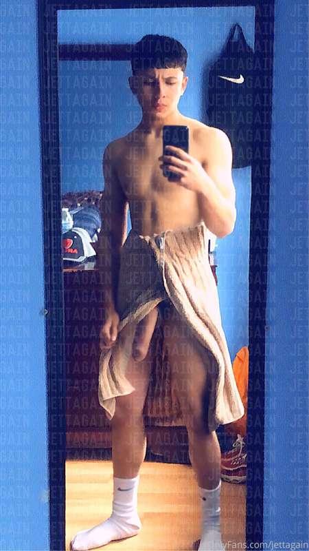 I’m just a hole sir lookin ass😂nah I am a stallion son 😈