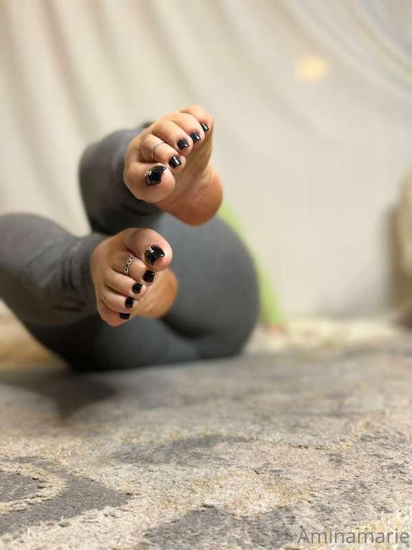 Want to cum on my soles?