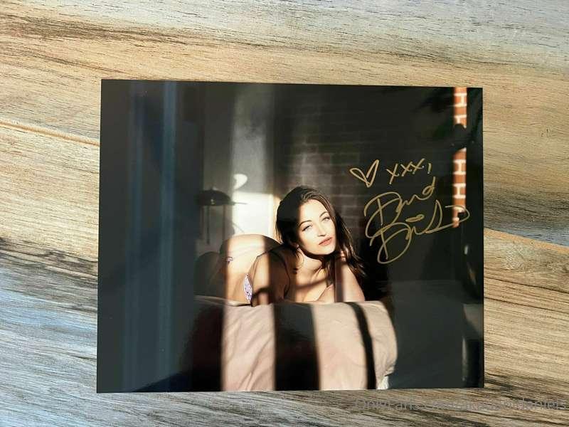 I have a few signed 8x10s photos I would love to send to you..