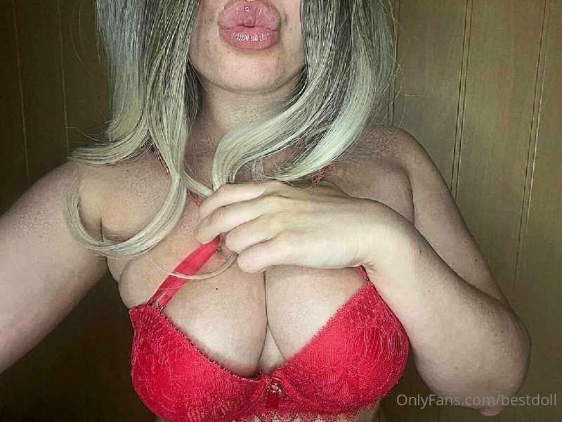 would u kiss it