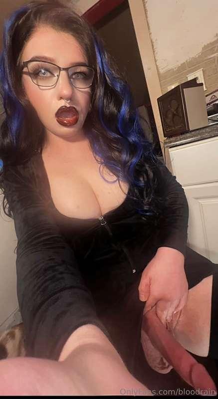 Wanna be my slut? 😈🖤This hair was soo sexy lol. I fucking lo..