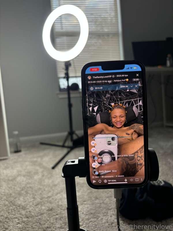 Check ur dms if u missed my live earlier I just sent it to y..