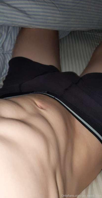 See what’s under here and more
https://onlyfans.com/jay.twin..