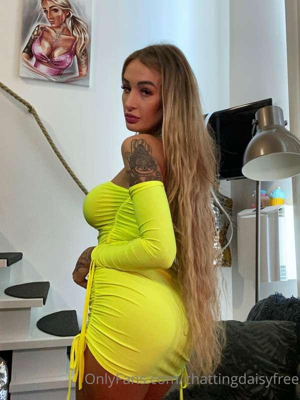 Loveee 😍

Big red dildo deep inside me...Do i need to say mo..