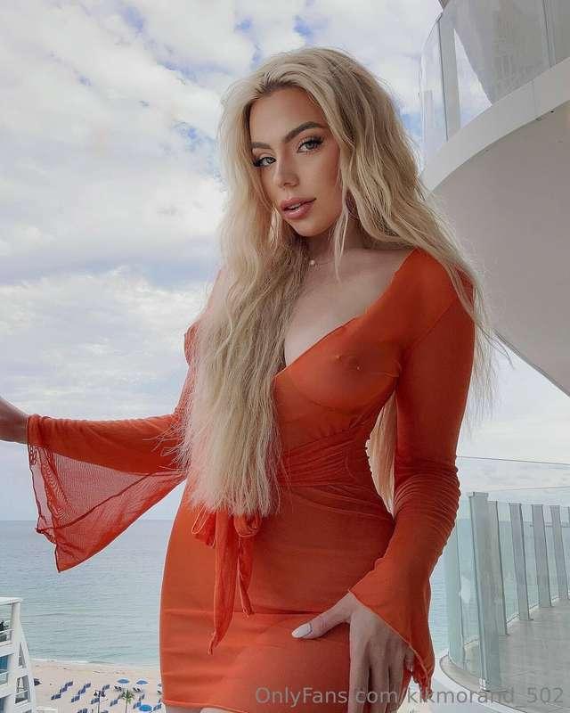 Daring to bare just a hint👅are you curious to explore 😋