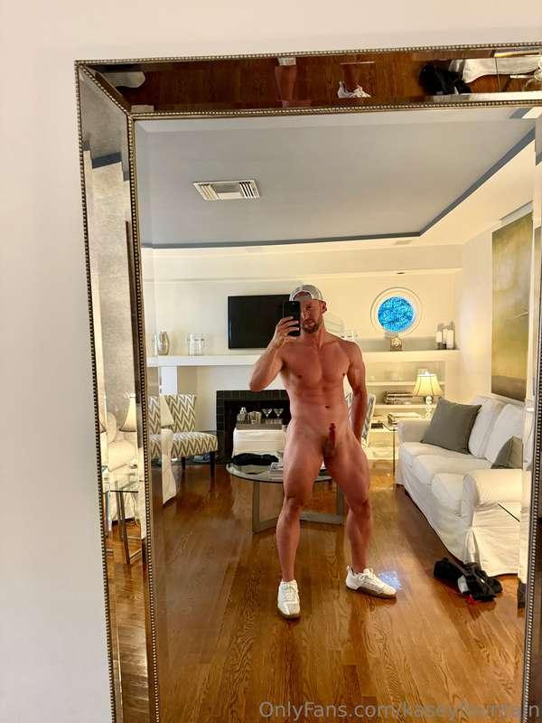 Feels great to be back in Cali. 😈🙌