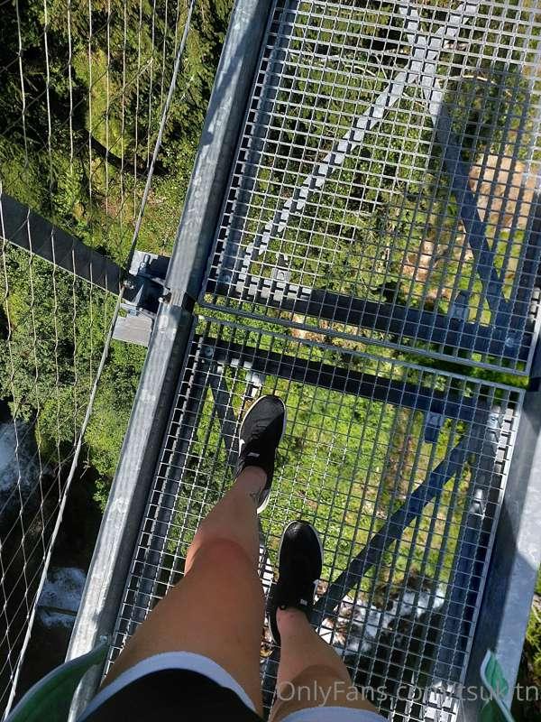 Oggi gita sul ponte tibetano 😨😨😱😱