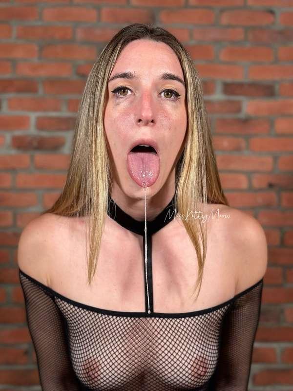 misskittymeow image #1