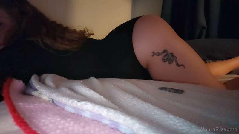 alauraelizabeth image #0