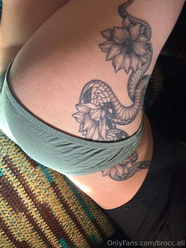 It may be a small wagon, but I think it’s great 🥲🖤