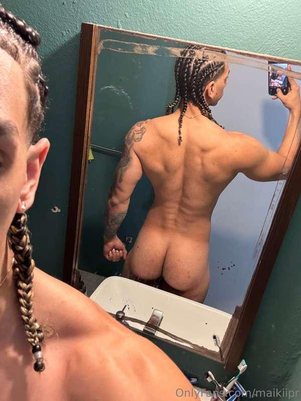 Cuánto por esas nalguitas ? 🥹