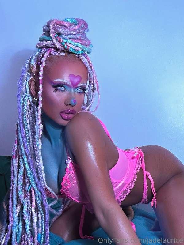 Check your dms for the baddest valentines set 🩵