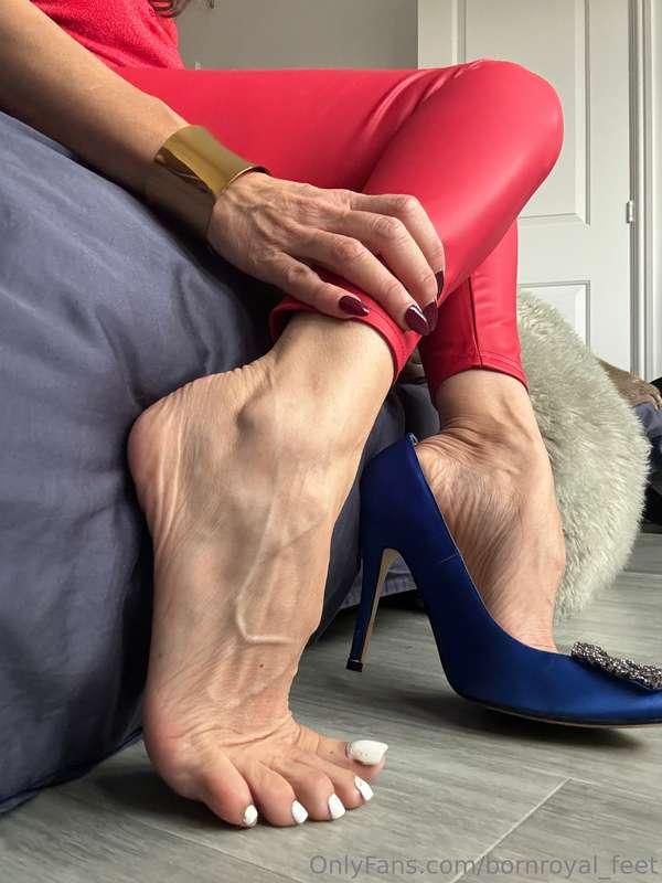bornroyal_feet image #7