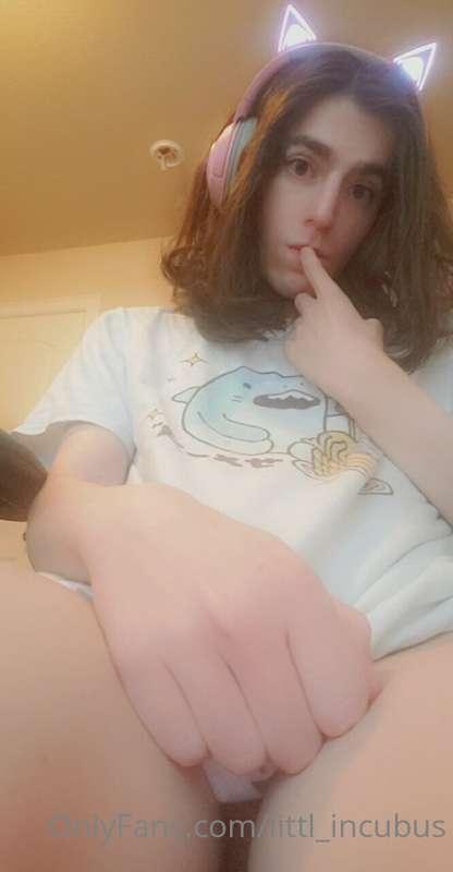 Say hi to your horny catboy ;3